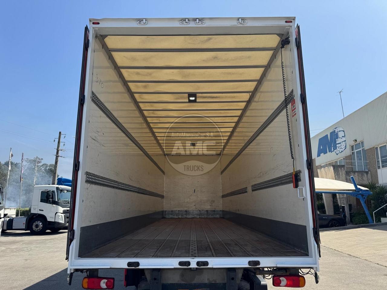 RENAULT D16 250 4X2 2021 264.000KM CAIXA FECHADA 8.90 X 2.47 X 2.75