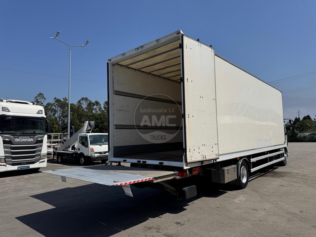 RENAULT D16 250 4X2 2021 264.000KM CAIXA FECHADA 8.90 X 2.47 X 2.75