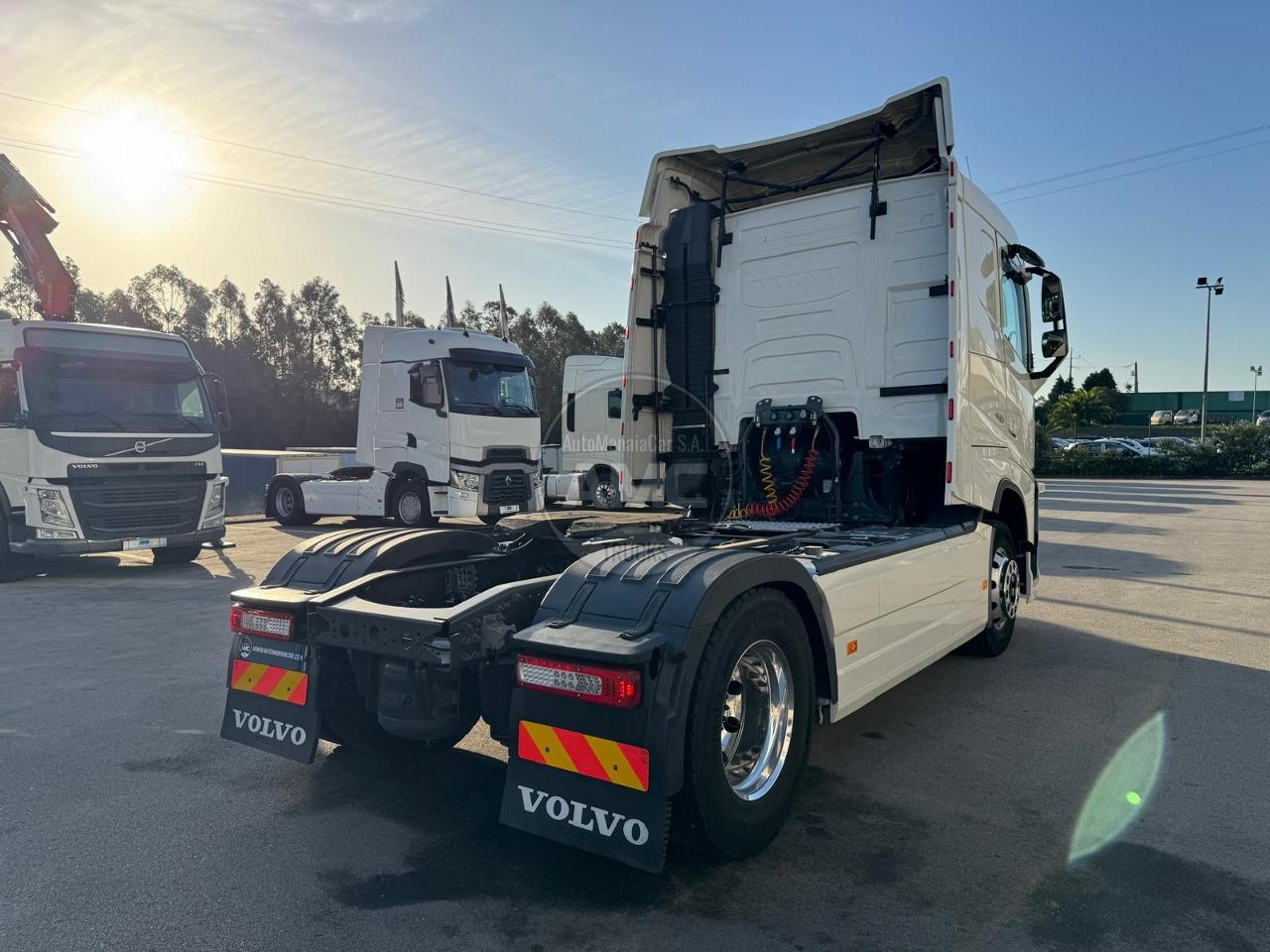 TRATOR VOLVO FH13 460 EURO6 4X2 CABINE BAIXA 2018