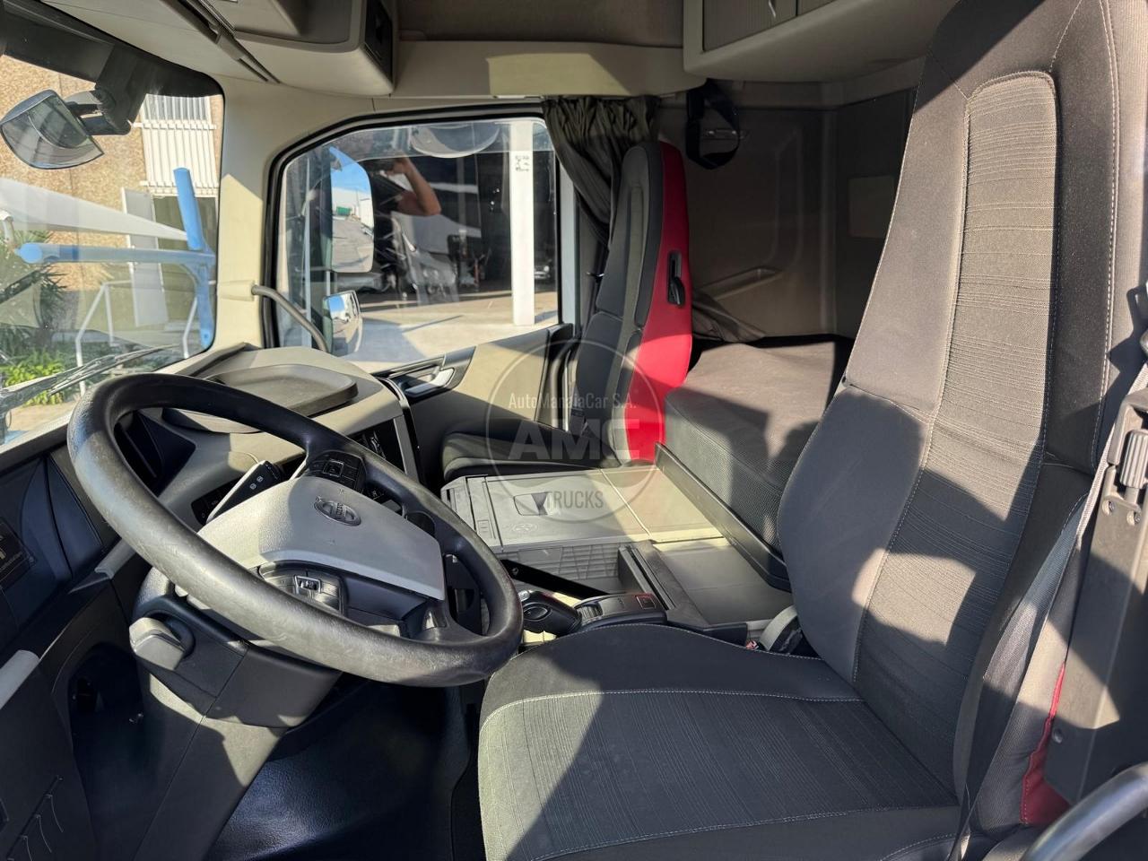 TRATOR VOLVO FH13 460 EURO6 4X2 CABINE BAIXA 2018